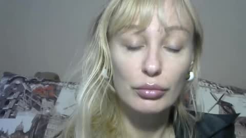 Snapshot of sandraglamour chatting on 10/07/25, 02:25 Sandra online show from 10/07/25, 02:25