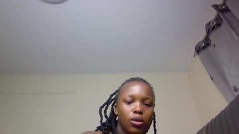 Snapshot of sandy_bby1 chatting on 09/10/25, 12:32 sandy online show from 09/10/25, 12:32