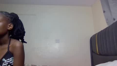 Snapshot of sandy_bby1 chatting on 09/26/25, 01:04 sandy online show from 09/26/25, 01:04