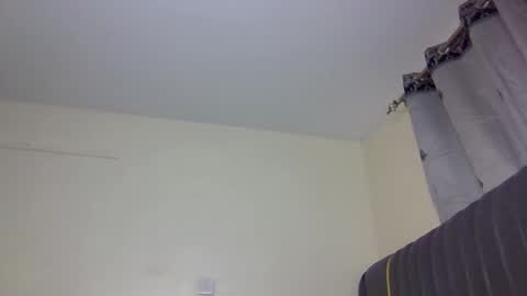 Snapshot of sandy_bby1 chatting on 09/28/25, 01:22 sandy online show from 09/28/25, 01:22