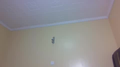 sandy online show from 11/04/25, 12:21