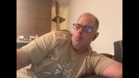Snapshot of santaklaus77 chatting on 10/12/25, 09:58 santaklaus77 online show from 10/12/25, 09:58