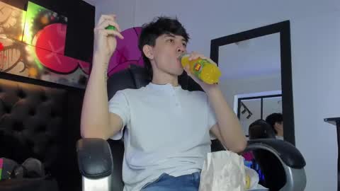 santi online show from 03/11/25, 03:23