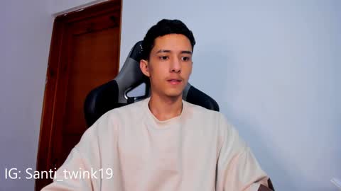 Snapshot of santi_twink19 chatting on 02/14/25, 02:18 santi_twink19 online show from 02/14/25, 02:18