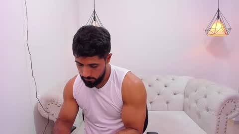 Snapshot of santiago_huntt chatting on 12/03/24, 05:01 santiago_huntt online show from 12/03/24, 05:01