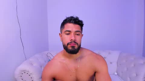 Snapshot of santiago_huntt chatting on 12/14/24, 12:44 santiago_huntt online show from 12/14/24, 12:44