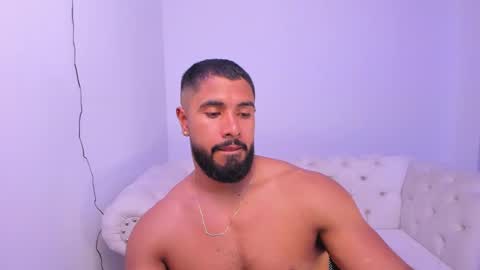 Snapshot of santiago_huntt chatting on 01/15/25, 12:41 santiago_huntt online show from 01/15/25, 12:41