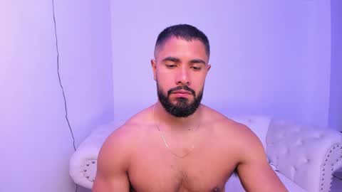 Snapshot of santiago_huntt chatting on 01/29/25, 12:45 santiago_huntt online show from 01/29/25, 12:45