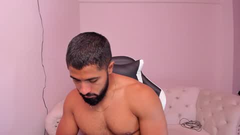 Snapshot of santiago_huntt chatting on 02/10/25, 12:29 santiago_huntt online show from 02/10/25, 12:29