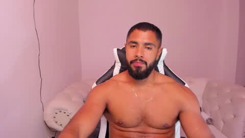 Snapshot of santiago_huntt chatting on 02/18/25, 01:10 santiago_huntt online show from 02/18/25, 01:10