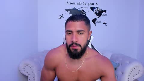 Snapshot of santiago_huntt chatting on 09/13/25, 12:38 santiago_huntt online show from 09/13/25, 12:38