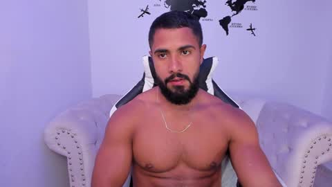 Snapshot of santiago_huntt chatting on 09/18/25, 08:11 santiago_huntt online show from 09/18/25, 08:11