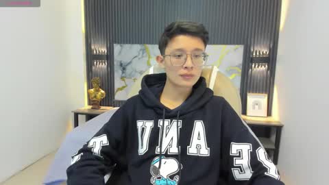 Snapshot of santiago_russo18 chatting on 09/17/25, 12:07 santiago_russo18 online show from 09/17/25, 12:07