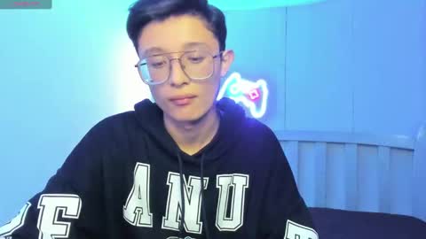 Snapshot of santiago_russo18 chatting on 10/02/25, 01:45 santiago_russo18 online show from 10/02/25, 01:45