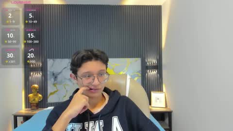 Snapshot of santiago_russo18 chatting on 10/29/25, 12:07 santiago_russo18 online show from 10/29/25, 12:07