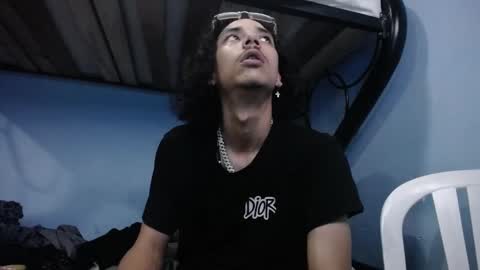 Santiago    online show from 02/02/25, 03:21