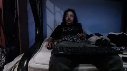 Santiago    online show from 02/05/25, 11:17