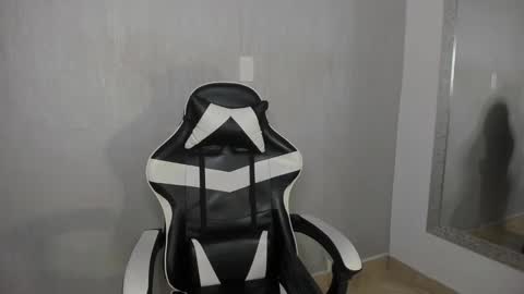 Julius Novachrono  online show from 10/21/25, 07:47