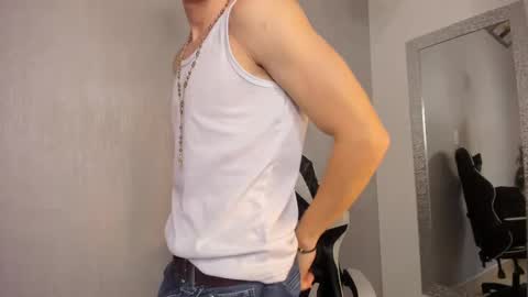 Julius Novachrono  online show from 10/26/25, 08:15