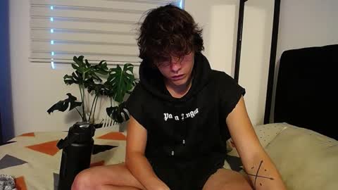 Santii online show from 12/18/24, 10:35