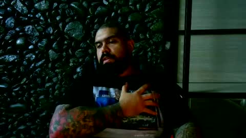 Santino online show from 11/11/25, 06:35