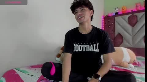 Santiago online show from 11/21/25, 02:10