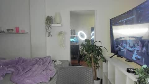 kitty online show from 11/22/25, 04:22