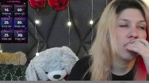 sanyaseraphine0 online show from 11/14/25, 07:23