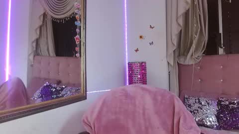 Saori Evans  online show from 11/05/25, 12:43