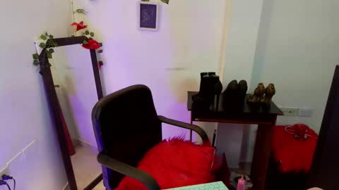 Carla online show from 10/15/25, 04:23