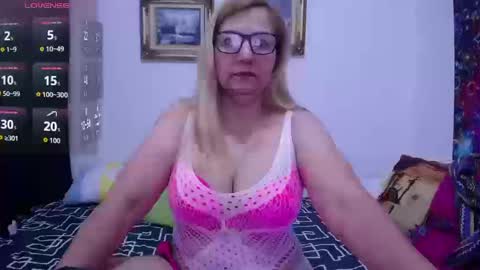 sara online show from 09/26/25, 02:32