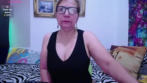 sara online show from 10/20/25, 01:22