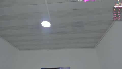 Snapshot of sara_allenx chatting on 12/29/24, 11:40 sara allenx online show from 12/29/24, 11:40