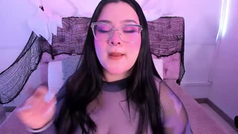 Snapshot of sara_ariass chatting on 10/30/25, 12:50 SARA ARIAS online show from 10/30/25, 12:50