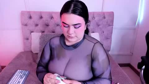 Snapshot of sara_ariass chatting on 11/08/25, 11:43 SARA ARIAS online show from 11/08/25, 11:43