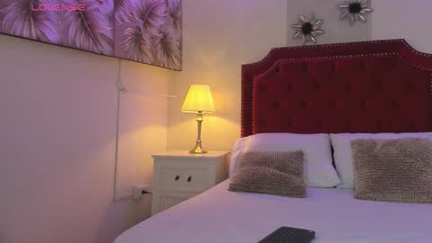 Snapshot of sara_collinss__ chatting on 10/16/25, 11:22 SARA online show from 10/16/25, 11:22