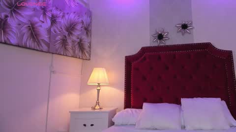 Snapshot of sara_collinss__ chatting on 10/19/25, 11:33 SARA online show from 10/19/25, 11:33