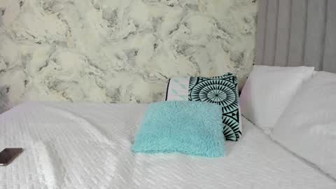 sara online show from 12/04/24, 03:43