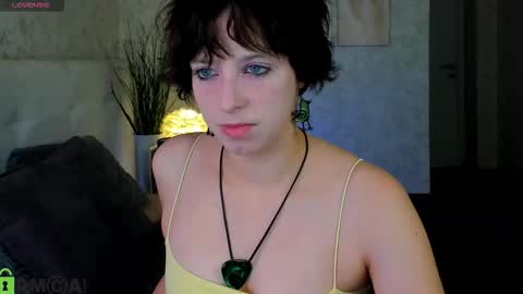 Sarah online show from 11/04/25, 09:08