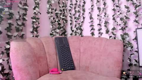 Sara  online show from 11/04/25, 03:22