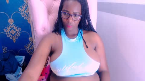 Snapshot of sara_marks chatting on 01/25/25, 12:58 S A R A online show from 01/25/25, 12:58