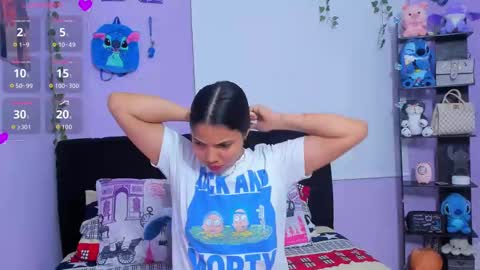 Snapshot of sara_mendez2_ chatting on 09/23/25, 11:19 Sara Mendez online show from 09/23/25, 11:19