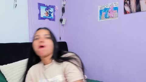 Snapshot of sara_mendez2_ chatting on 10/20/25, 12:00 Sara Mendez online show from 10/20/25, 12:00