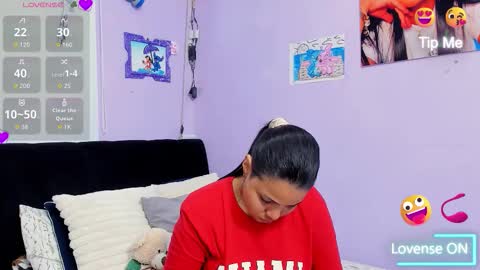 Snapshot of sara_mendez2_ chatting on 11/09/25, 11:03 Sara Mendez online show from 11/09/25, 11:03