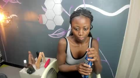 S A R A online show from 10/13/25, 07:03