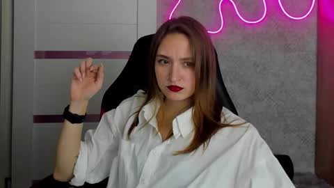 Sara online show from 10/13/25, 08:09