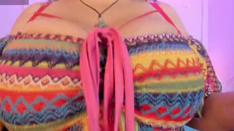 Snapshot of sara_star_ chatting on 11/19/25, 02:06 sara online show from 11/19/25, 02:06