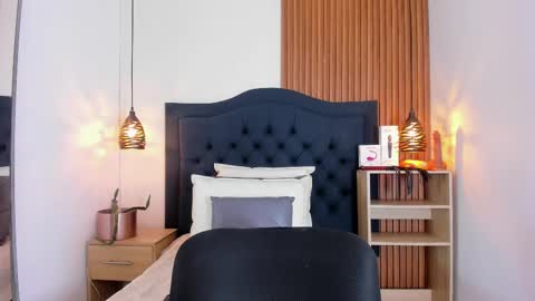  -  online show from 09/30/25, 11:59