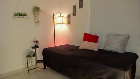 sara_sweett9 online show from 11/14/25, 08:29