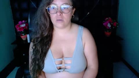 sara_thonson_ online show from 12/27/24, 03:53